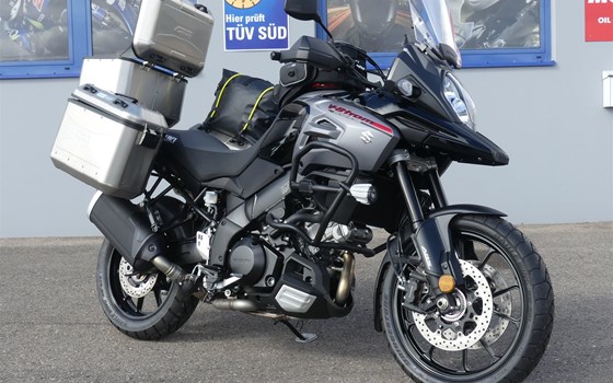 Umgebautes Motorrad Suzuki V-Strom 1000 von Biker Stable GmbH & Co. KG - Bild 2 Umgebautes Motorrad Suzuki V-Strom 1000 von Biker Stable GmbH & Co. KG - Bild 2