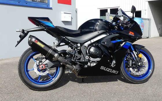 Umgebautes Motorrad Suzuki GSX-R 1000 R von Biker Stable GmbH & Co. KG - Bild 2 Umgebautes Motorrad Suzuki GSX-R 1000 R von Biker Stable GmbH & Co. KG - Bild 2