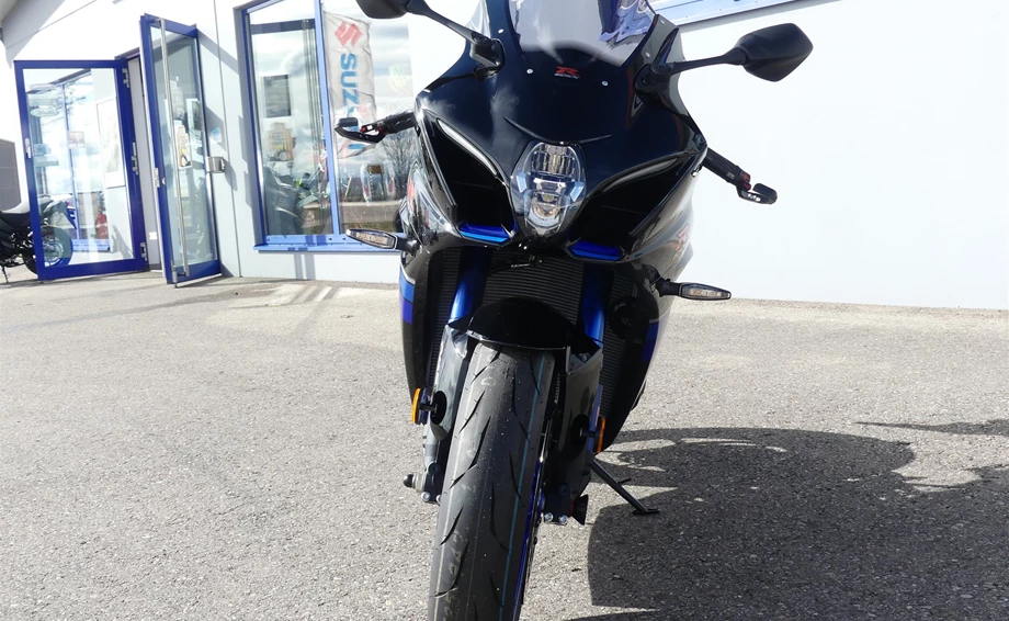 Umbgebautes Motorrad Suzuki GSX-R 1000 R Bild 4: Umbgebautes Motorrad Suzuki GSX-R 1000 R