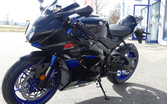 Umgebautes Motorrad Suzuki GSX-R 1000 R von Biker Stable GmbH & Co. KG - Bild 5 Umgebautes Motorrad Suzuki GSX-R 1000 R von Biker Stable GmbH & Co. KG - Bild 5