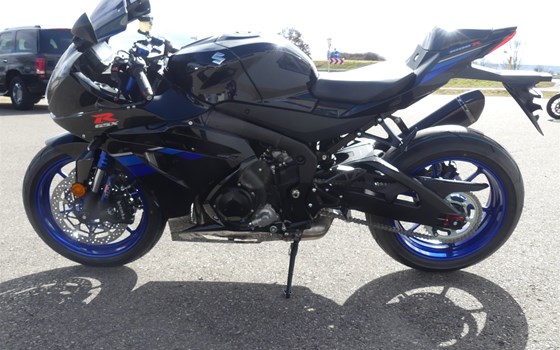 Umgebautes Motorrad Suzuki GSX-R 1000 R von Biker Stable GmbH & Co. KG - Bild 6 Umgebautes Motorrad Suzuki GSX-R 1000 R von Biker Stable GmbH & Co. KG - Bild 6