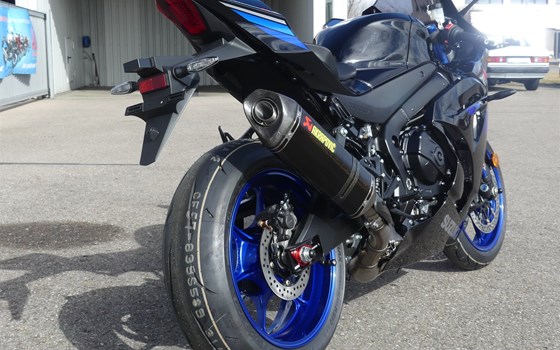 Umgebautes Motorrad Suzuki GSX-R 1000 R von Biker Stable GmbH & Co. KG - Bild 8 Umgebautes Motorrad Suzuki GSX-R 1000 R von Biker Stable GmbH & Co. KG - Bild 8