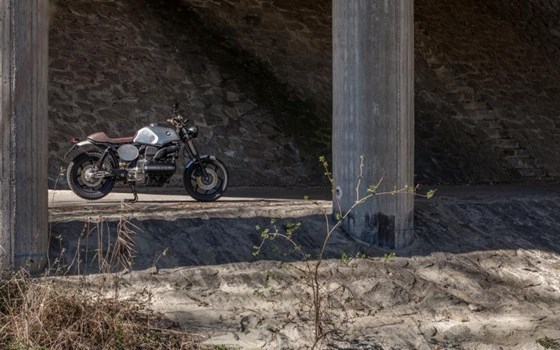 Umgebautes Motorrad BMW K 100 von Stix KFZ-Handels GmbH - Bild 3 Umgebautes Motorrad BMW K 100 von Stix KFZ-Handels GmbH - Bild 3