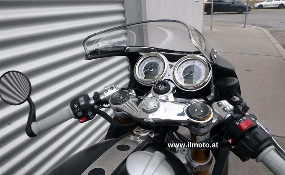 Umbgebautes Motorrad Triumph Thruxton 1200R Bild 10: Umbgebautes Motorrad Triumph Thruxton 1200R
