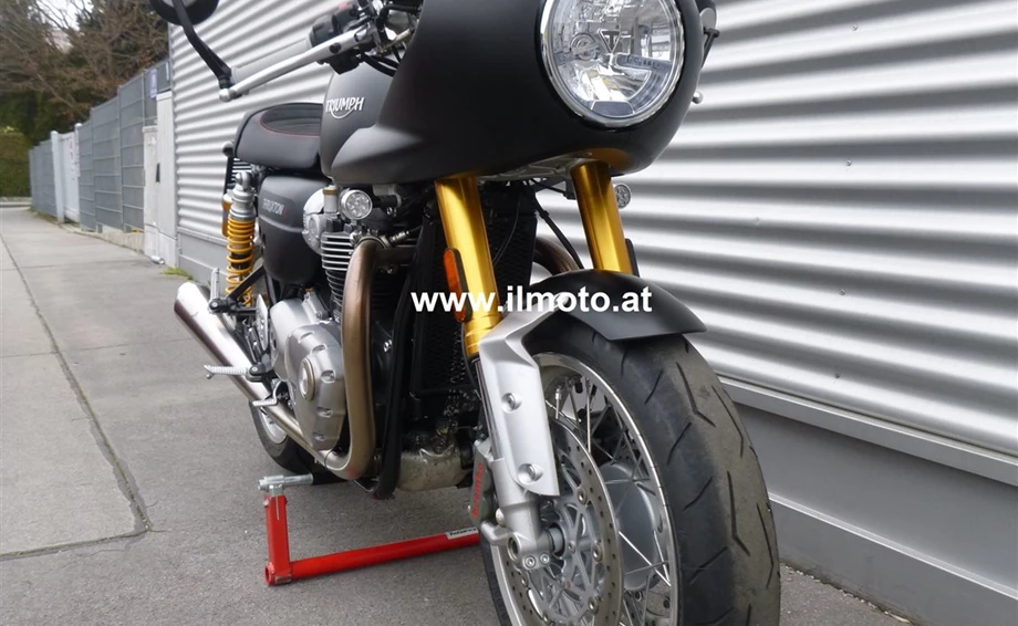 Umbgebautes Motorrad Triumph Thruxton 1200R Bild 4: Umbgebautes Motorrad Triumph Thruxton 1200R
