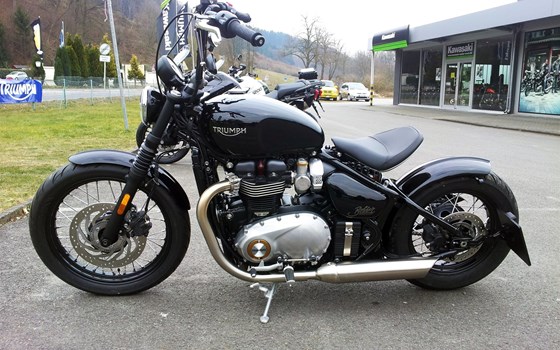 Umgebautes Motorrad Triumph Bonneville Bobber von Motorradhaus Löhmer GmbH - Bild 2 Umgebautes Motorrad Triumph Bonneville Bobber von Motorradhaus Löhmer GmbH - Bild 2