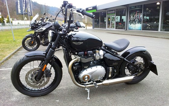 Umgebautes Motorrad Triumph Bonneville Bobber von Motorradhaus Löhmer GmbH - Bild 4 Umgebautes Motorrad Triumph Bonneville Bobber von Motorradhaus Löhmer GmbH - Bild 4