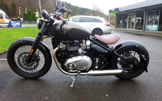 Umgebautes Motorrad Triumph Bonneville Bobber von Motorradhaus Löhmer GmbH - Bild 2 Umgebautes Motorrad Triumph Bonneville Bobber von Motorradhaus Löhmer GmbH - Bild 2