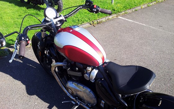 Umgebautes Motorrad Triumph Bonneville Bobber von Motorradhaus Löhmer GmbH - Bild 7 Umgebautes Motorrad Triumph Bonneville Bobber von Motorradhaus Löhmer GmbH - Bild 7