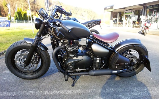 Umgebautes Motorrad Triumph Bonneville Bobber Black von Motorradhaus Löhmer GmbH - Bild 2 Umgebautes Motorrad Triumph Bonneville Bobber Black von Motorradhaus Löhmer GmbH - Bild 2
