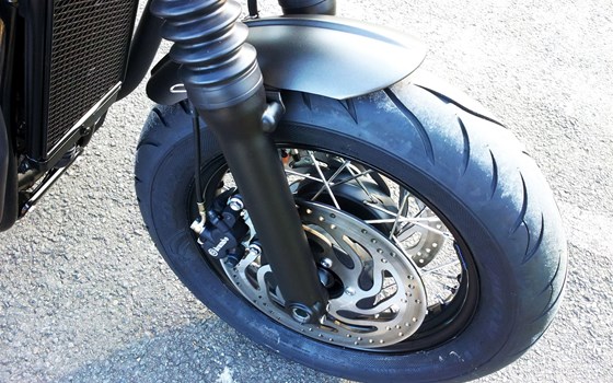 Umgebautes Motorrad Triumph Bonneville Bobber Black von Motorradhaus Löhmer GmbH - Bild 13 Umgebautes Motorrad Triumph Bonneville Bobber Black von Motorradhaus Löhmer GmbH - Bild 13
