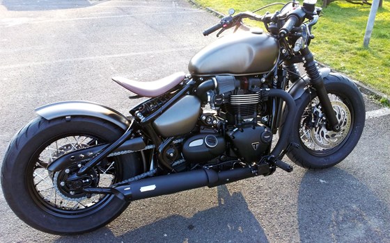 Umgebautes Motorrad Triumph Bonneville Bobber Black von Motorradhaus Löhmer GmbH - Bild 5 Umgebautes Motorrad Triumph Bonneville Bobber Black von Motorradhaus Löhmer GmbH - Bild 5
