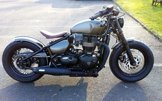 Umgebautes Motorrad Triumph Bonneville Bobber Black von Motorradhaus Löhmer GmbH - Bild 3 Umgebautes Motorrad Triumph Bonneville Bobber Black von Motorradhaus Löhmer GmbH - Bild 3