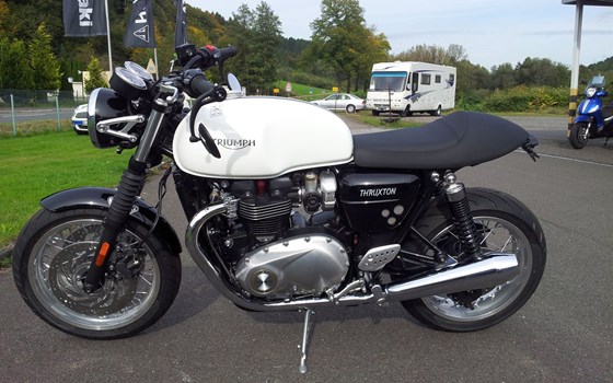 Umgebautes Motorrad Triumph Thruxton 1200 von Motorradhaus Löhmer GmbH - Bild 2 Umgebautes Motorrad Triumph Thruxton 1200 von Motorradhaus Löhmer GmbH - Bild 2