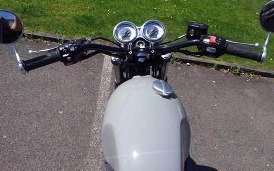 Umgebautes Motorrad Triumph Thruxton 1200 von Motorradhaus Löhmer GmbH - Bild 7 Umgebautes Motorrad Triumph Thruxton 1200 von Motorradhaus Löhmer GmbH - Bild 7