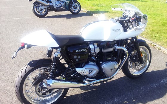 Umgebautes Motorrad Triumph Thruxton 1200 von Motorradhaus Löhmer GmbH - Bild 5 Umgebautes Motorrad Triumph Thruxton 1200 von Motorradhaus Löhmer GmbH - Bild 5