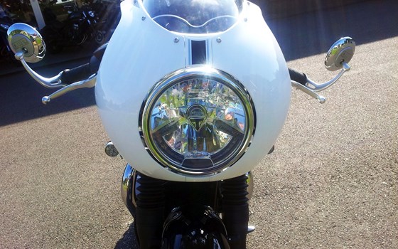 Umgebautes Motorrad Triumph Thruxton 1200 von Motorradhaus Löhmer GmbH - Bild 9 Umgebautes Motorrad Triumph Thruxton 1200 von Motorradhaus Löhmer GmbH - Bild 9