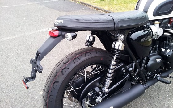 Umgebautes Motorrad Triumph Bonneville T120 Black von Motorradhaus Löhmer GmbH - Bild 7 Umgebautes Motorrad Triumph Bonneville T120 Black von Motorradhaus Löhmer GmbH - Bild 7