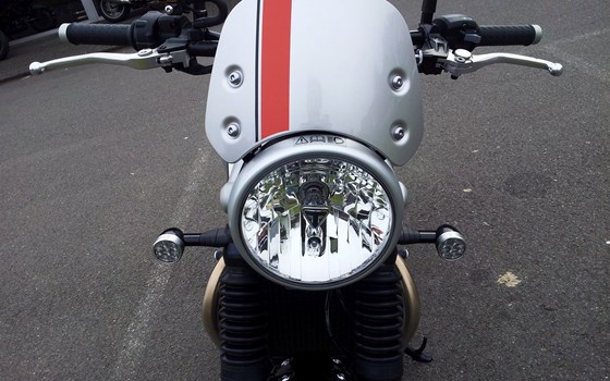 Umgebautes Motorrad Triumph Street Twin von Motorradhaus Löhmer GmbH - Bild 4 Umgebautes Motorrad Triumph Street Twin von Motorradhaus Löhmer GmbH - Bild 4