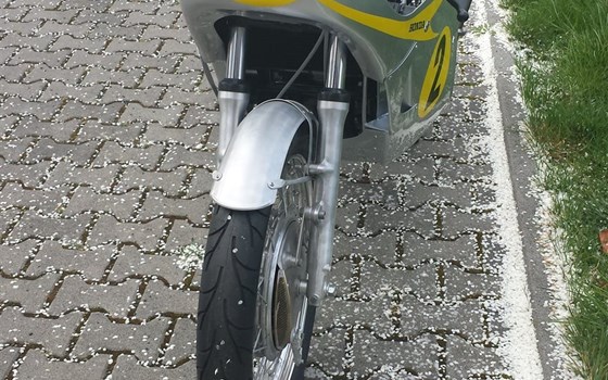 Umgebautes Motorrad Honda RC 181 von Motorrad Wagner - Bild 3 Umgebautes Motorrad Honda RC 181 von Motorrad Wagner - Bild 3
