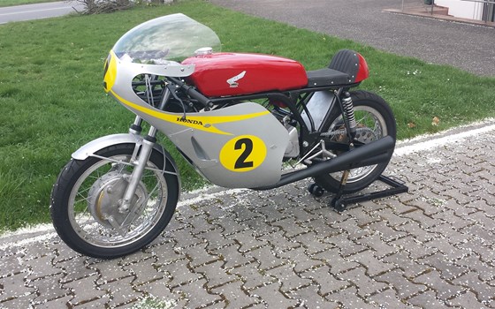 Umgebautes Motorrad Honda RC 181 von Motorrad Wagner - Bild 6 Umgebautes Motorrad Honda RC 181 von Motorrad Wagner - Bild 6