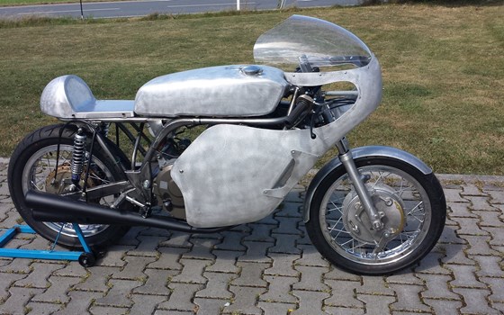 Umgebautes Motorrad Honda RC 181 von Motorrad Wagner - Bild 13 Umgebautes Motorrad Honda RC 181 von Motorrad Wagner - Bild 13