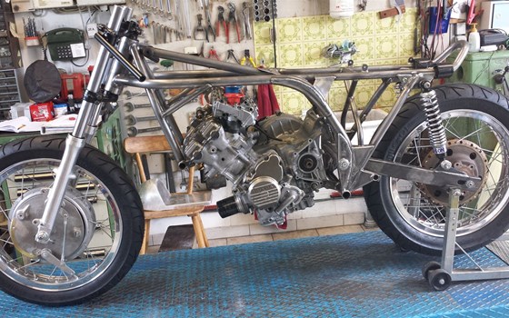 Umgebautes Motorrad Honda RC 181 von Motorrad Wagner - Bild 19 Umgebautes Motorrad Honda RC 181 von Motorrad Wagner - Bild 19