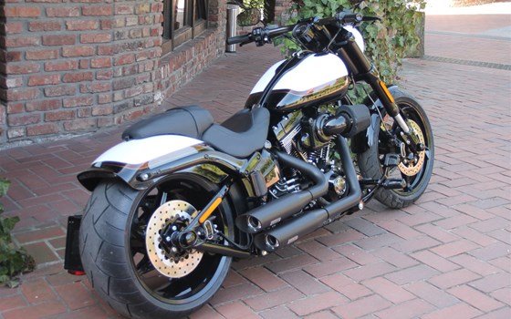 Umgebautes Motorrad Harley-Davidson CVO Breakout FXSBSE von X-Trem Custombikes - Bild 17 Umgebautes Motorrad Harley-Davidson CVO Breakout FXSBSE von X-Trem Custombikes - Bild 17