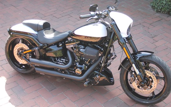 Umgebautes Motorrad Harley-Davidson CVO Breakout FXSBSE von X-Trem Custombikes - Bild 24 Umgebautes Motorrad Harley-Davidson CVO Breakout FXSBSE von X-Trem Custombikes - Bild 24