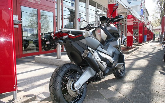 Umgebautes Motorrad Honda X-ADV von ZRM Zworad AG - Bild 3 Umgebautes Motorrad Honda X-ADV von ZRM Zworad AG - Bild 3