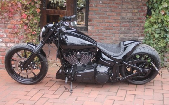 Umgebautes Motorrad Harley-Davidson Softail Breakout FXSB von X-Trem Custombikes - Bild 2 Umgebautes Motorrad Harley-Davidson Softail Breakout FXSB von X-Trem Custombikes - Bild 2