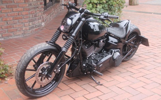 Umgebautes Motorrad Harley-Davidson Softail Breakout FXSB von X-Trem Custombikes - Bild 3 Umgebautes Motorrad Harley-Davidson Softail Breakout FXSB von X-Trem Custombikes - Bild 3