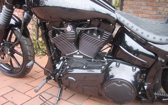 Umgebautes Motorrad Harley-Davidson Softail Breakout FXSB von X-Trem Custombikes - Bild 6 Umgebautes Motorrad Harley-Davidson Softail Breakout FXSB von X-Trem Custombikes - Bild 6