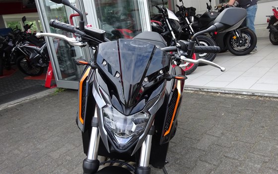 Umgebautes Motorrad Honda CB650F von Auto Hermes GmbH & Co. KG - Bild 3 Umgebautes Motorrad Honda CB650F von Auto Hermes GmbH & Co. KG - Bild 3