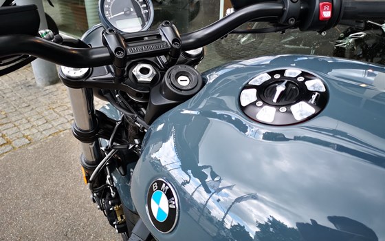 Umgebautes Motorrad BMW R nineT Pure von BMW Motorradcenter Heermann-Rhein - Bild 16 Umgebautes Motorrad BMW R nineT Pure von BMW Motorradcenter Heermann-Rhein - Bild 16
