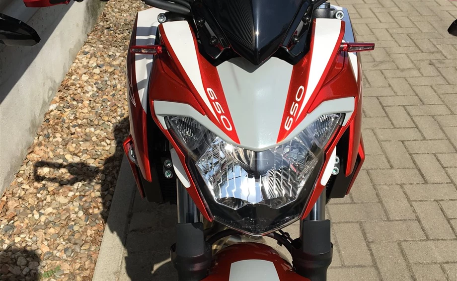 Umbgebautes Motorrad Kawasaki Z650 Bild 8: Umbgebautes Motorrad Kawasaki Z650