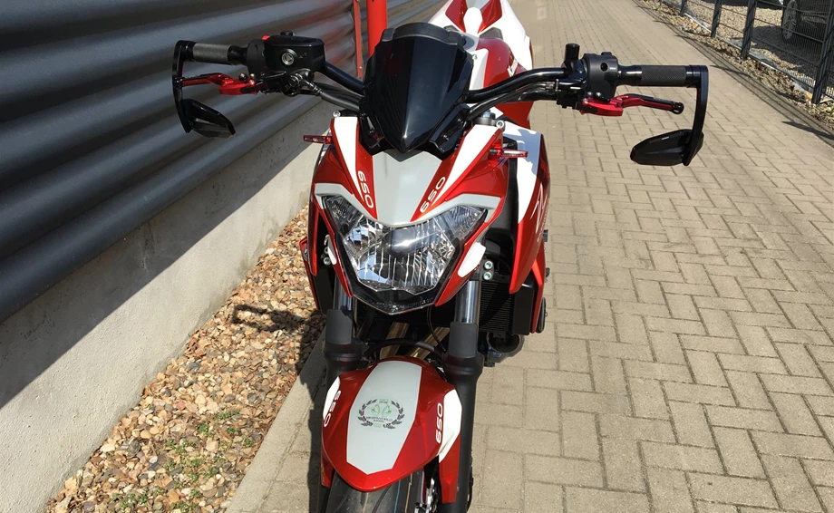 Umbgebautes Motorrad Kawasaki Z650 Bild 9: Umbgebautes Motorrad Kawasaki Z650