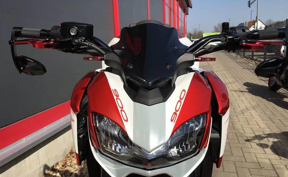 Umbgebautes Motorrad Kawasaki Z900 Bild 7: Umbgebautes Motorrad Kawasaki Z900