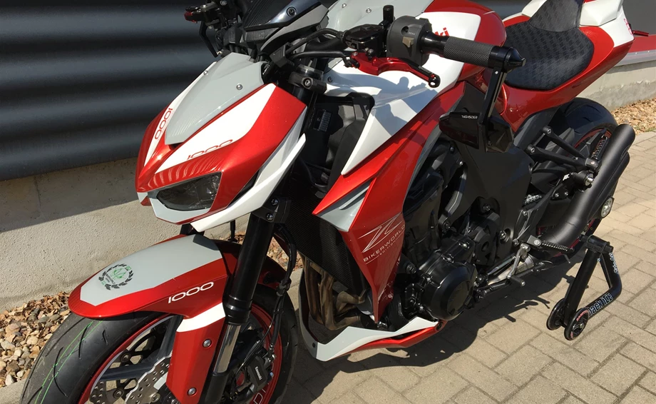 Umbgebautes Motorrad Kawasaki Z1000 Bild 9: Umbgebautes Motorrad Kawasaki Z1000