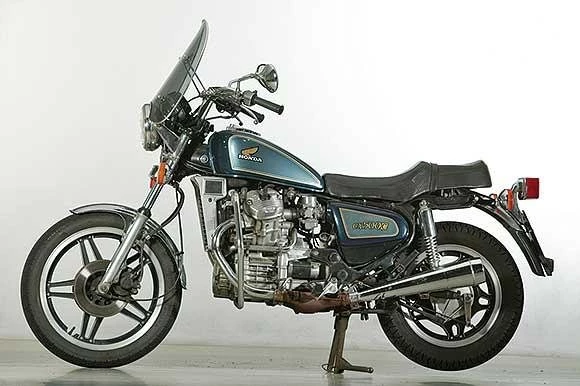 Umbgebautes Motorrad Honda CX 500 Bild 2: Umbgebautes Motorrad Honda CX 500