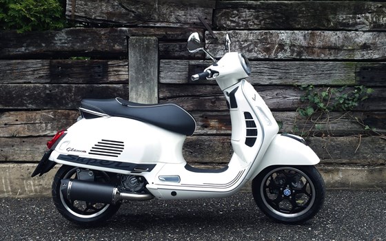 Umgebautes Motorrad Vespa GTS 300 i.e. Super von Team Stadler GmbH - Bild 3 Umgebautes Motorrad Vespa GTS 300 i.e. Super von Team Stadler GmbH - Bild 3
