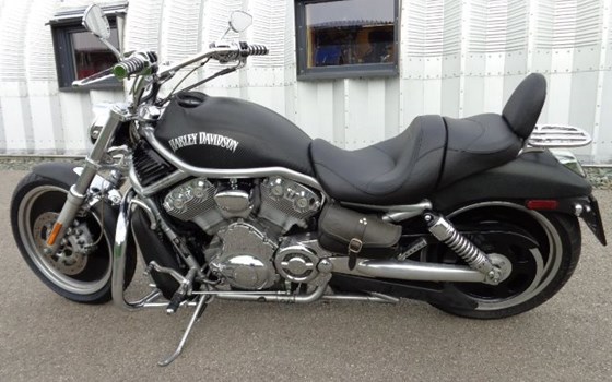 Umgebautes Motorrad Harley-Davidson V-Rod VRSCB von Berni´s Biker Bude - Bild 4 Umgebautes Motorrad Harley-Davidson V-Rod VRSCB von Berni´s Biker Bude - Bild 4