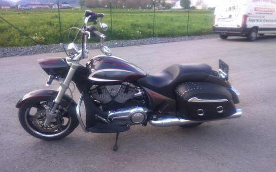 Umgebautes Motorrad Victory Cross Roads von Berni´s Biker Bude - Bild 6 Umgebautes Motorrad Victory Cross Roads von Berni´s Biker Bude - Bild 6
