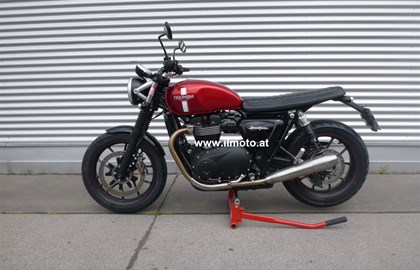 Triumph Street Twin Custom Bike