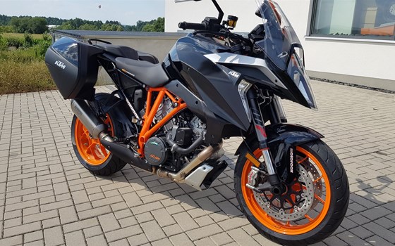 Umgebautes Motorrad KTM 1290 Super Duke GT von motoroox GmbH - Bild 4 Umgebautes Motorrad KTM 1290 Super Duke GT von motoroox GmbH - Bild 4