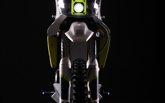 Umgebautes Motorrad Husqvarna 701 Enduro von Kaudela Motorsport - Bild 5 Umgebautes Motorrad Husqvarna 701 Enduro von Kaudela Motorsport - Bild 5