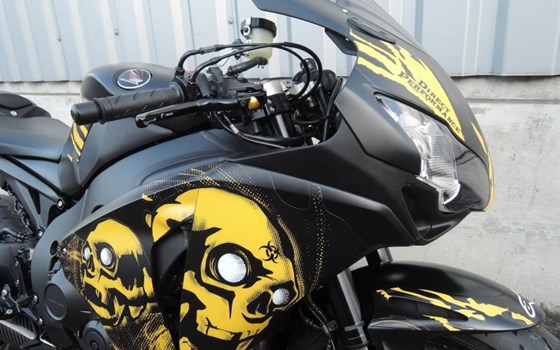 Umgebautes Motorrad Honda CBR1000RR Fireblade von Direct Performance - Bild 11