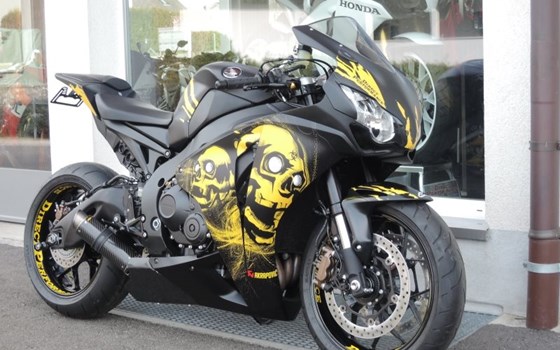 Umgebautes Motorrad Honda CBR1000RR Fireblade von Direct Performance - Bild 1