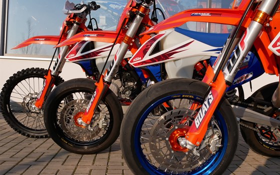 Umgebautes Motorrad KTM 500 EXC-F SIX DAYS von motoroox GmbH - Bild 3 Umgebautes Motorrad KTM 500 EXC-F SIX DAYS von motoroox GmbH - Bild 3
