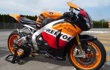 Honda CBR1000RR Fireblade Custom Bike